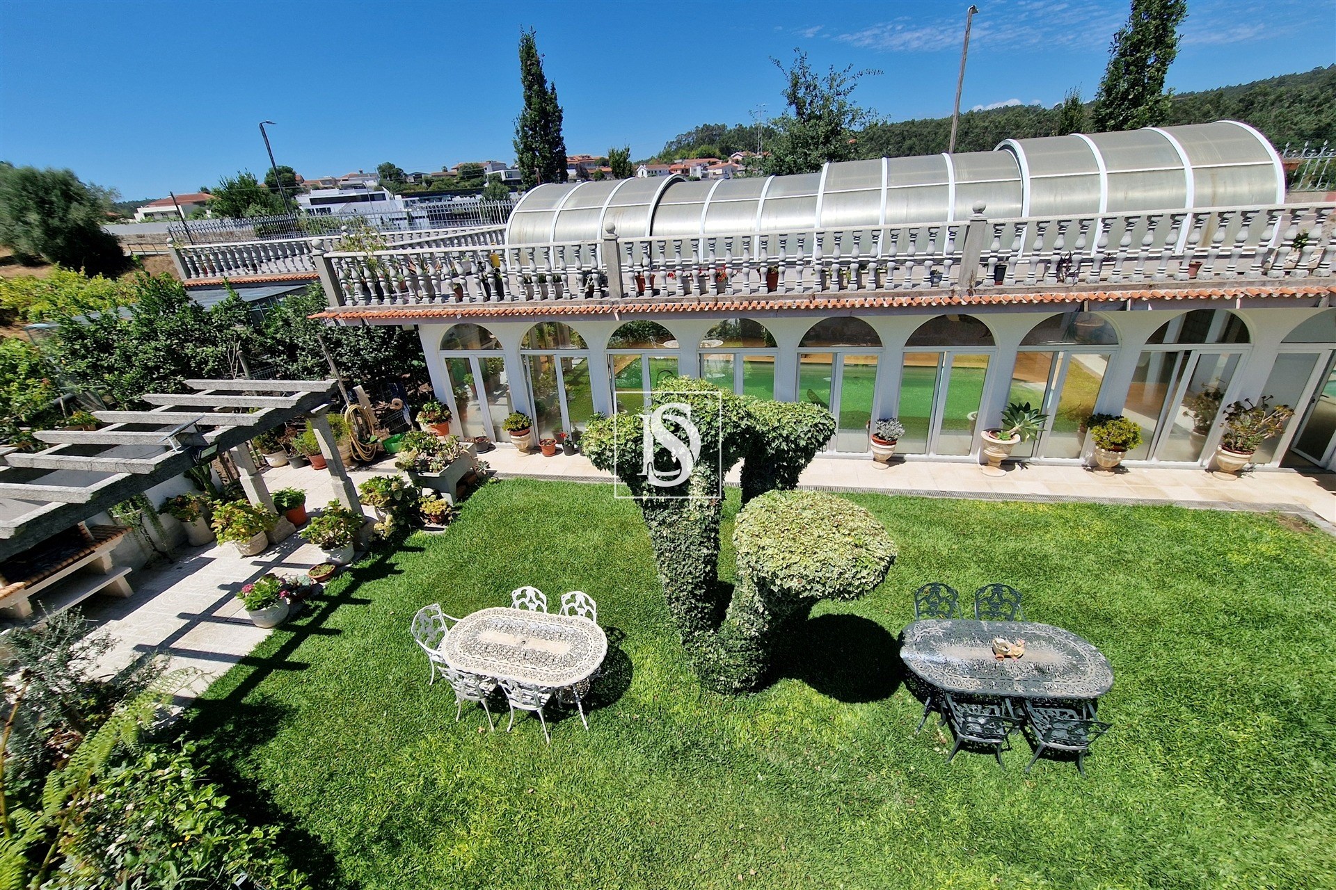 Moradia em Gondifelos com piscina e jardim!  