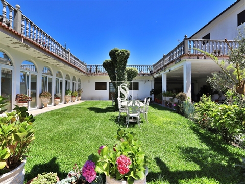 Moradia em Gondifelos com piscina e jardim!  